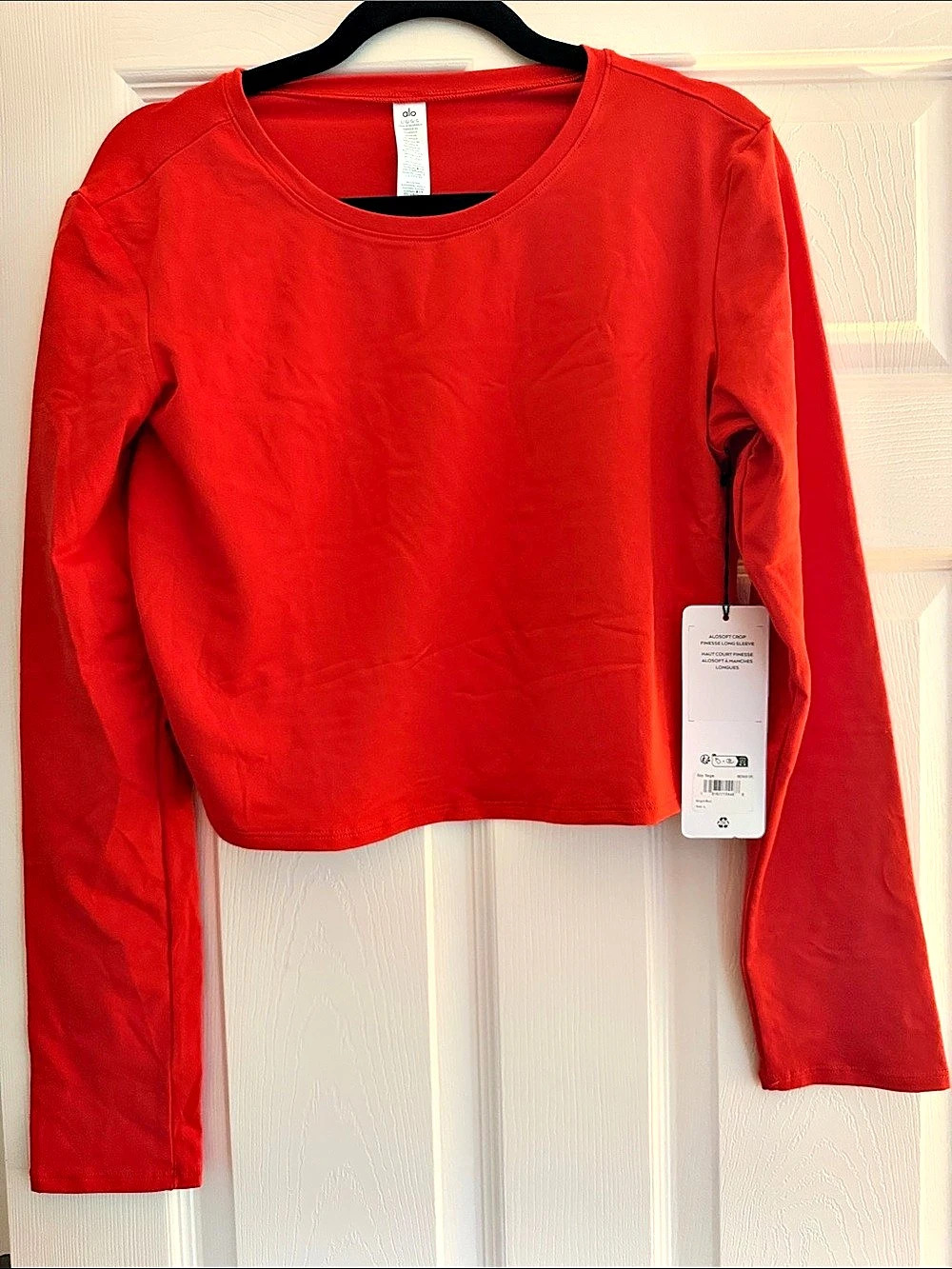 Alo Airlift Long Sleeve Long Sleeve Crop Top in Red Size Large NWT